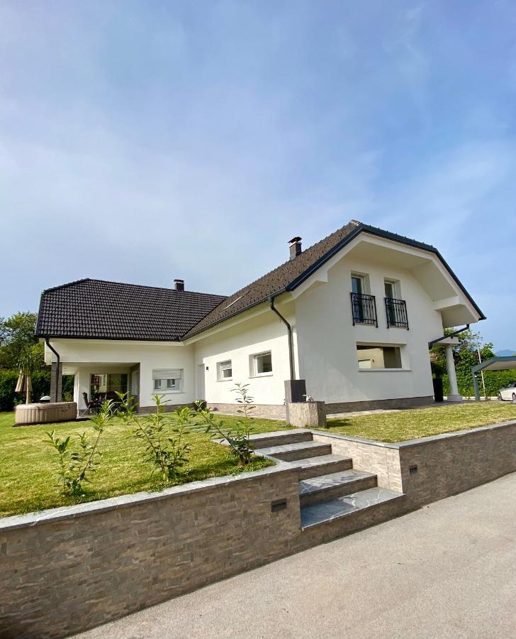 Hisa Helena Kranj Exterior foto